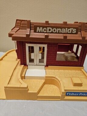 Vintage Fisher Price Little People  McDONALDS Restaurant